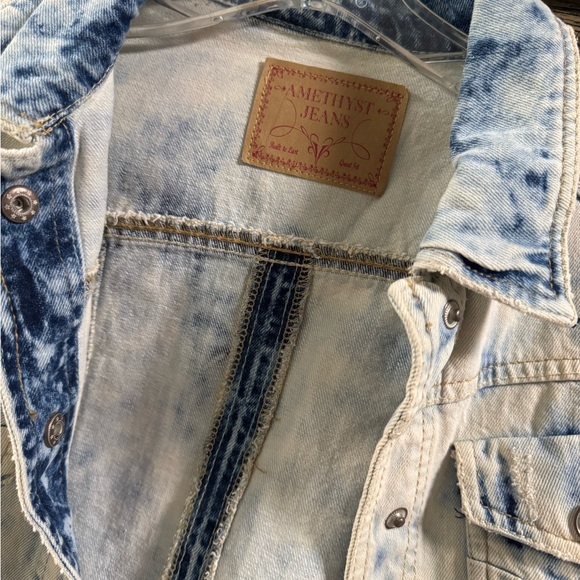 Washed out Jean jacket - Picture 2 of 4